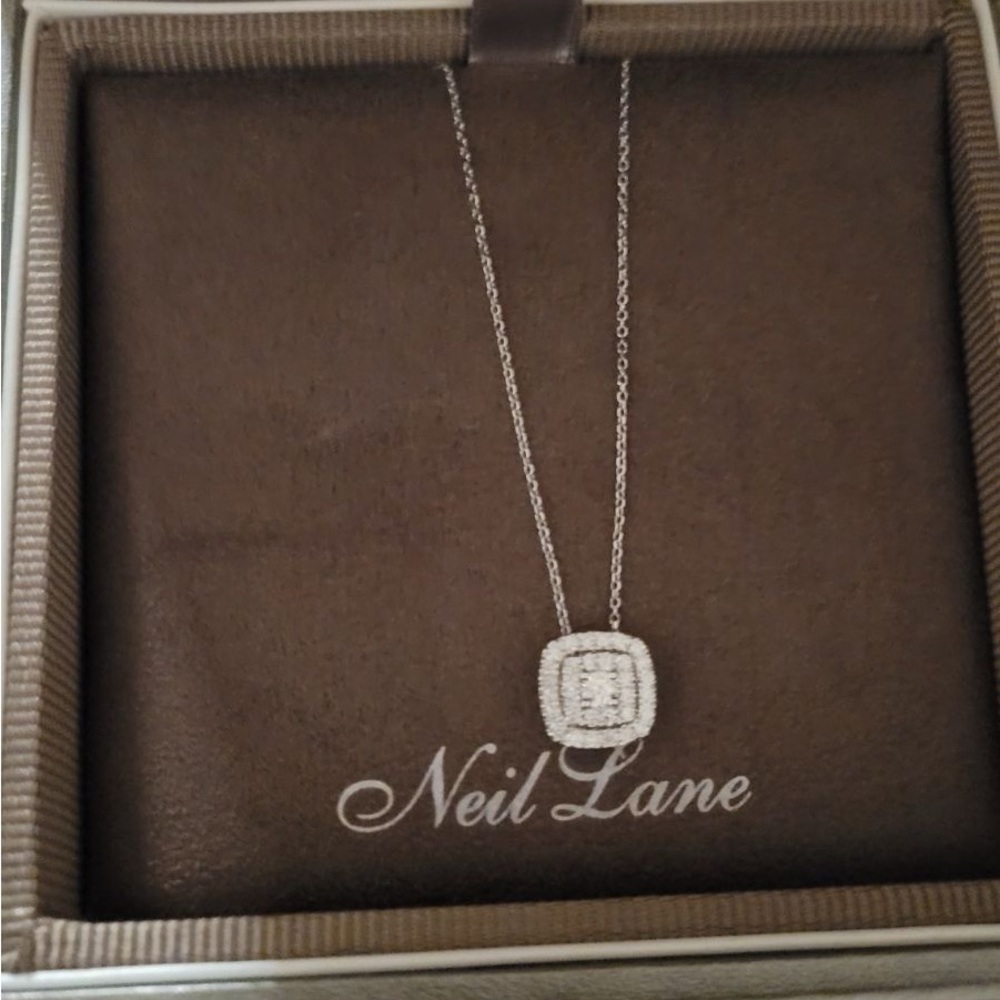 White Gold Pendant Necklace